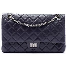 Borsa a tracolla Chanel Reissue 2.55 Double Flap 226 in pelle di vitello invecchiata matelassé viola