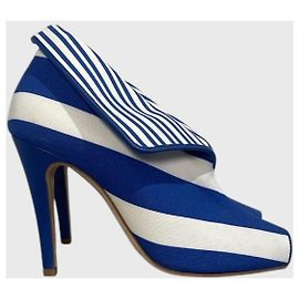 Botas Manolo Blahnik riscadas T.38