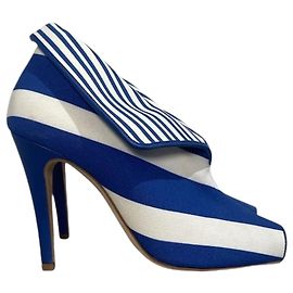 Botas Manolo Blahnik a rayas T.38