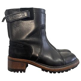 Bottines Chanel noires T.36,5