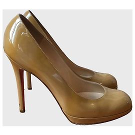 Escarpins Christian Louboutin T.39,5