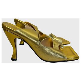 Sandalias Bottega Veneta doradas T.38