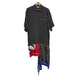Abito a camicia Balenciaga a scacchi bianco e nero in viscosa e seta