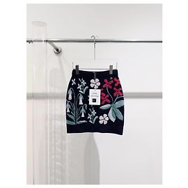 Gonna Chanel Metiers d'Art in Tweed con Ricami Floreali Taglia 36