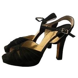 Sandali con tacco Salvatore Ferragamo in camoscio nero Reedizione Eva Perón