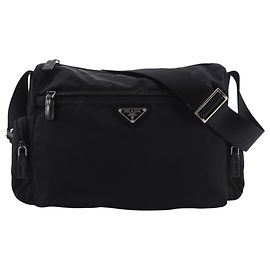Sac à épaule Prada en nylon noir