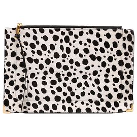 Chloé Clutch aus weißem Ponyhaar mit Dalmatiner-Print