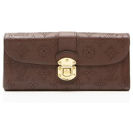 Cartera Amelia de piel Mahina Louis Vuitton
