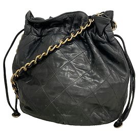 Borsa a tracolla con catena Chanel Matelassé