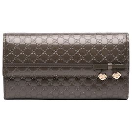 Gucci Microguccissima Continental Long Wallet aus grauem Lackleder mit Schleife und Herz