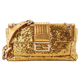 FENDI - Bolsa de ombro Baguette Chain Flap Fendi em couro metalizado e lantejoulas douradas