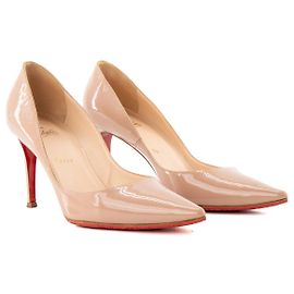 Christian Louboutin LOUBOUTIN - Escarpins Pigale Louboutin en cuir verni beige (T39,5)