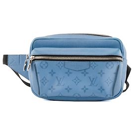 LOUIS VUITTON - Sac ceinture Outdoor Louis Vuitton en cuir et toile enduite monogrammée bleu