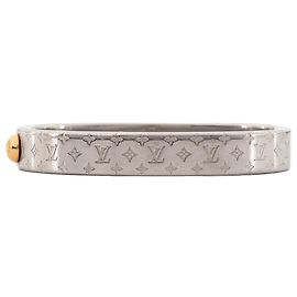 LOUIS VUITTON - Pulsera Louis Vuitton Nanogram en metal plateado (S)
