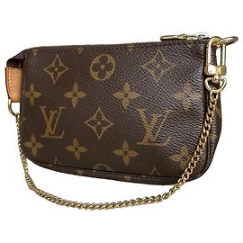 Louis Vuitton Mini Pochette Accessoires Monogram