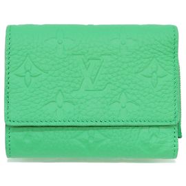 Cartera tri-fold Louis Vuitton Monogram Taurillon Bamboo Green