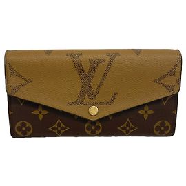 Louis Vuitton Monogram Giant Reverse Portefeuille Sarah Long Wallet