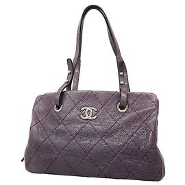 Bolsa de ombro Chanel em couro de bezerro roxo
