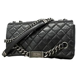 Chanel Schultertasche aus schwarzem Kalbsleder