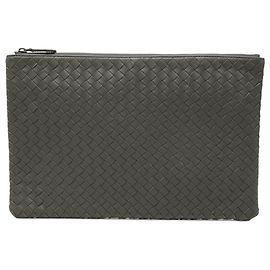 Clutch con zip Bottega Veneta in Nappa Intrecciato grigio