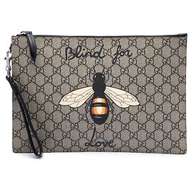 Gucci Beige GG Supreme Blind for Love Clutch