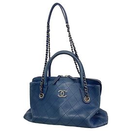 Bolsa de Ombro Chanel Matelassé com Corrente