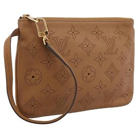 LOUIS VUITTON Mahina Selene PM Pouch Leather Caramel LV Auth 203909V