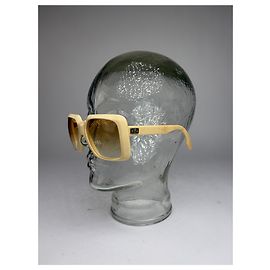 Gafas de sol oversized Vintage Givenchy 4G Logo c. finales de los 1970 Ivory