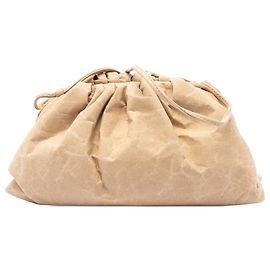 Bolso bandolera The Mini Pouch de papel kraft beige Bottega Veneta