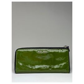 Cartera bifold Vintage Miu Miu de cuero charol c. finales de los 2000 Verde Negro