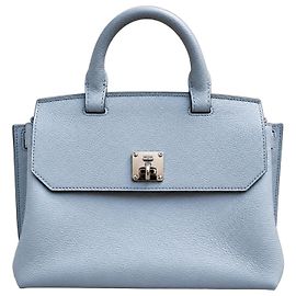 Bolso de mano MCM en cuero azul claro