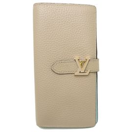 Louis Vuitton LV Vertical Wallet Capucines