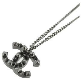 Collar Chanel con colgante