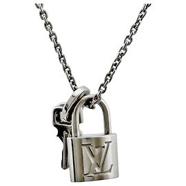 Louis Vuitton Pendentif Lockit Necklace em Ouro Branco