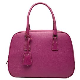 Sac à main Prada avec plaque logo triangle