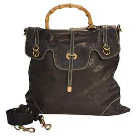 Miu Miu Bolsa Tote Mochila Conversível em Couro Vitrificado Preto