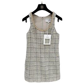 Abito Chanel in tweed grigio