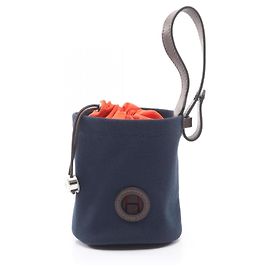 Hermès Hermes Hundeleckerli-Tasche in Navy und Orange