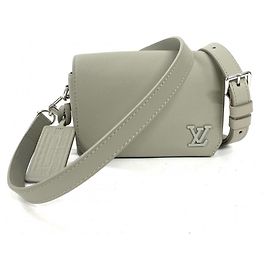 Sac à bandoulière et portefeuille portable Louis Vuitton LV Aerogram Fastline