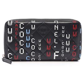 Chanel Typography Matelassé Rundes Langportemonnaie