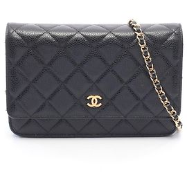 Chanel Matelassé Schultertasche in Schwarz