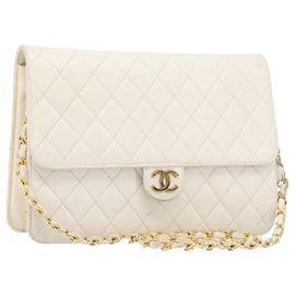 CHANEL Bolsa de Ombro Matelassé com Corrente em pele de cordeiro Branco Ouro CC