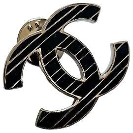 Broche Chanel Logo CC
