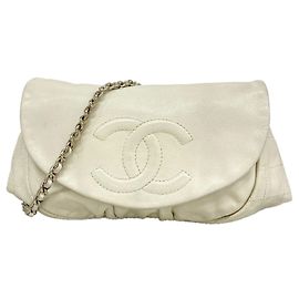 Portafoglio a spalla con catena Chanel Matelassé