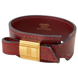 Hermès Pulsera Charm Artemis de cuero Hermes en rojo