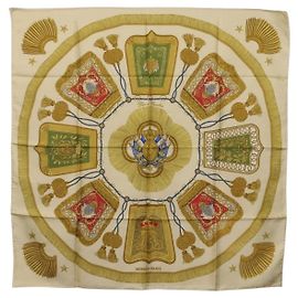 Hermès Pañuelo HERMES Carre 90 Seda Beige Amarillo "Porte et Carvalerie" Auth ki6869M