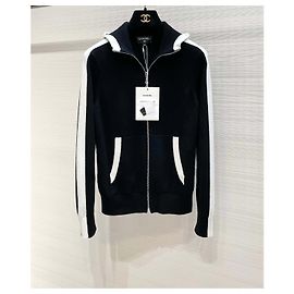 Rebeca Chanel de cashmere con capucha y cremallera multicolor