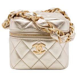 Clutch Cube Zip Chanel CC in nappa metallizzata matelassé dorata con catena Vanity Bag