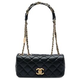 Borsa a tracolla Chanel Small CC Quilted in pelle di agnello e tweed nera con catena