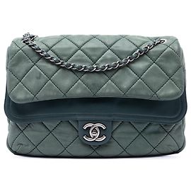 Borsa a tracolla Chanel Jumbo Quilted Iridescent Calfskin In the Mix Double Flap Verde